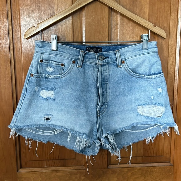 A&F High Rise 4” Short - Picture 2 of 5